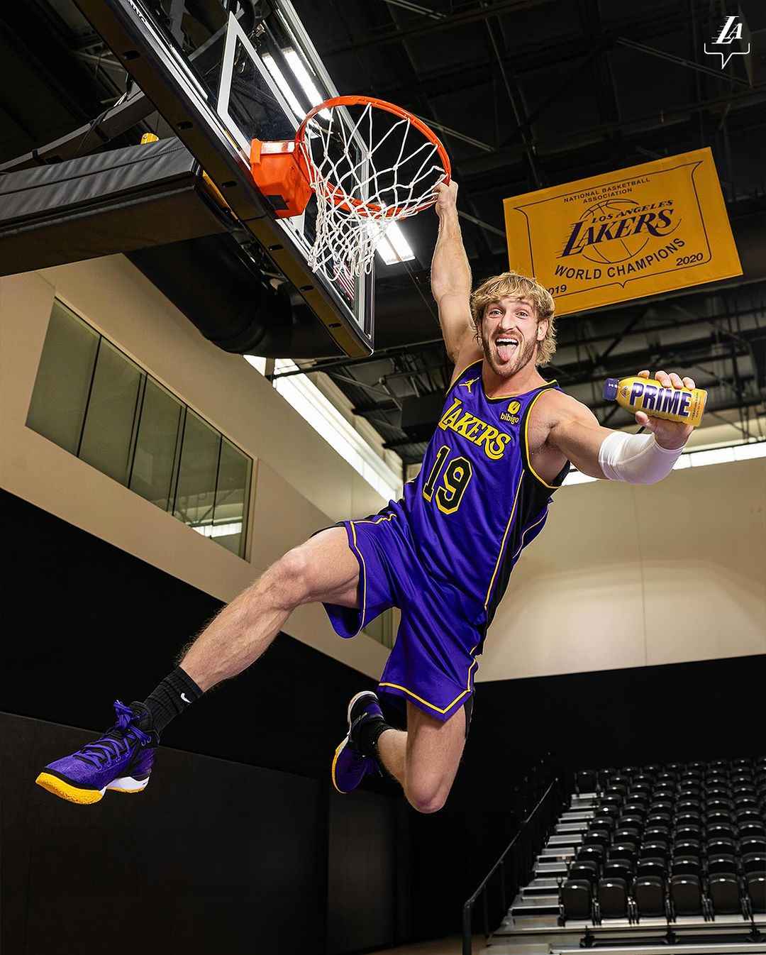 LA Lakers Limited Edition PRIME Hydration image 2